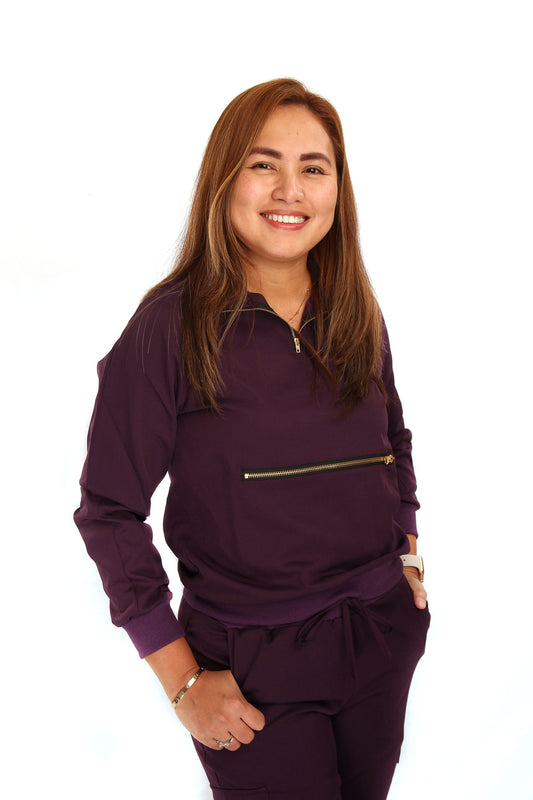 Women’s Long Sleeve Scrub Top With Front Zipper Pocket