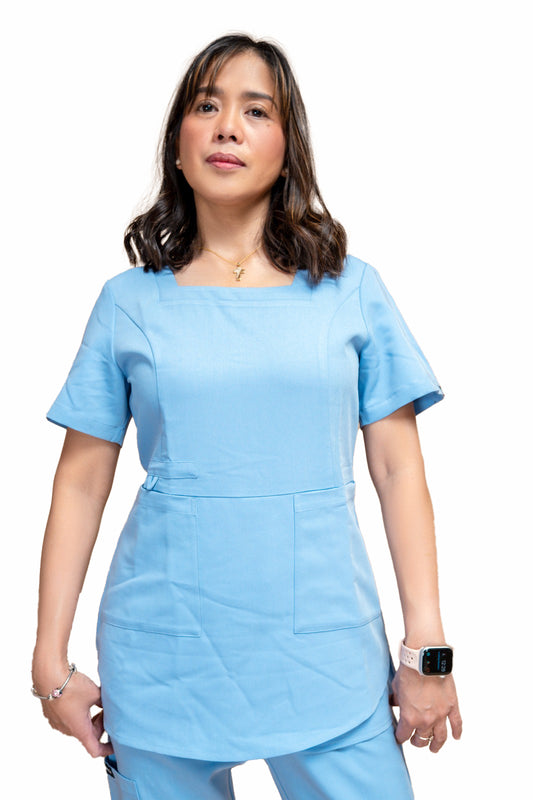 Women’s 2 Pocket Square Neck Top