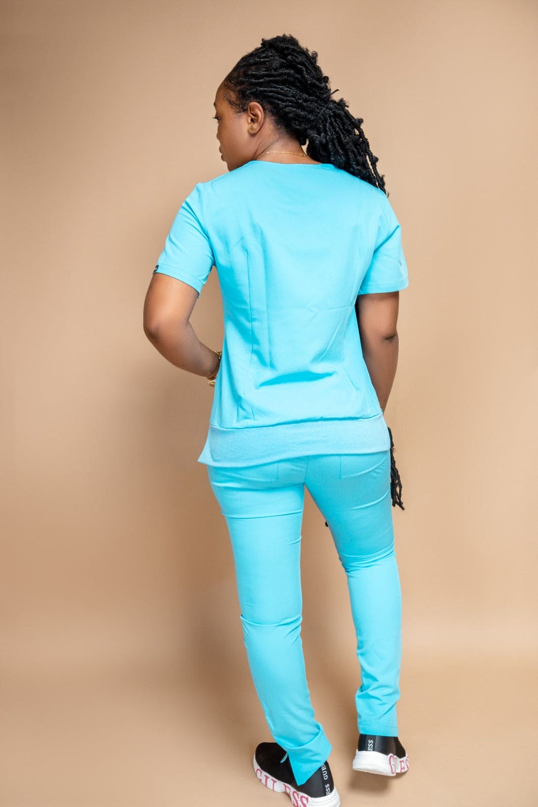 Women’s 2 Side Pocket Round Neck Top