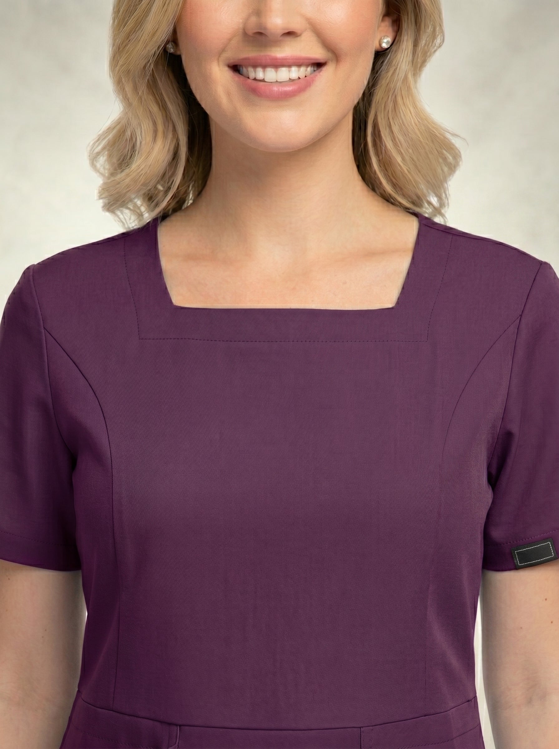 Women’s 2 Pocket Square Neck Top