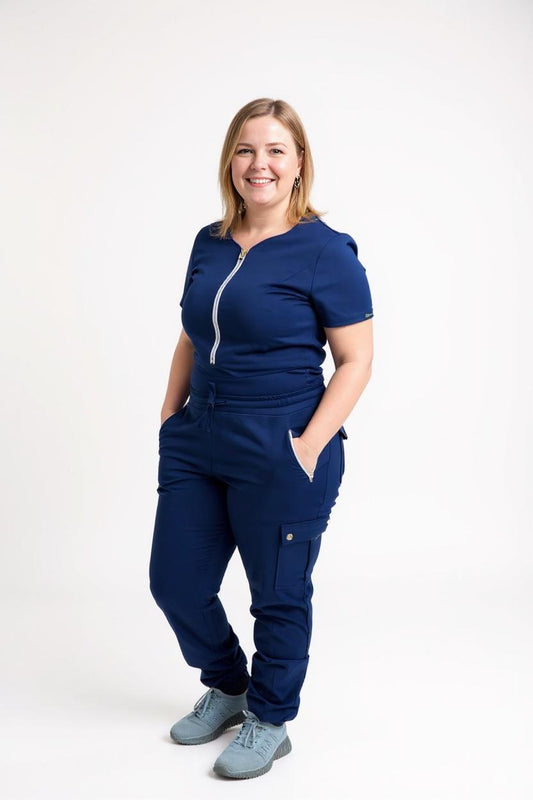 Women’s Tuck in Half Middle Zipper Scrub Top