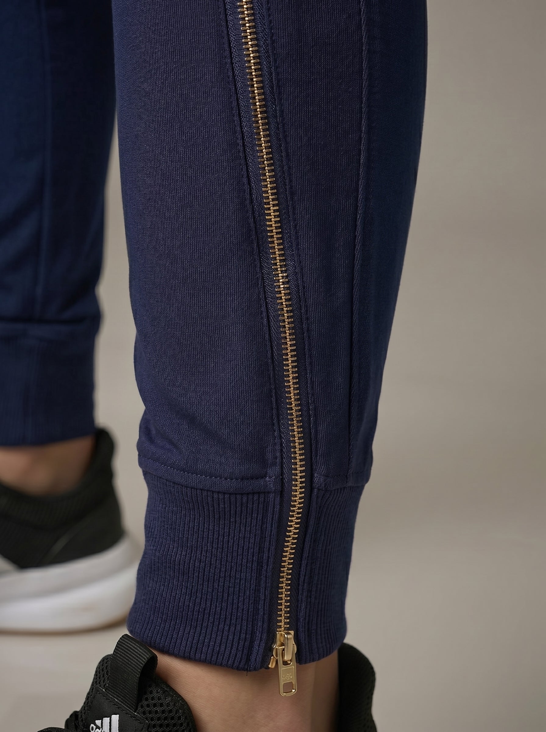 Women’s Jogger Pant With Zippers